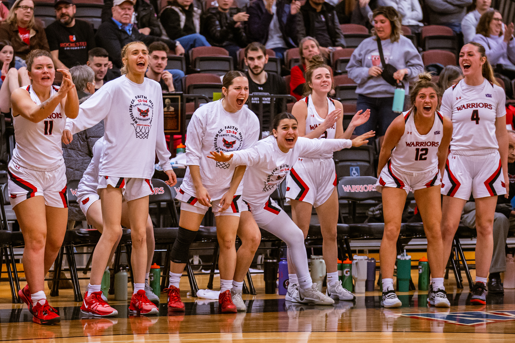 WOMEN'S BASKETBALL