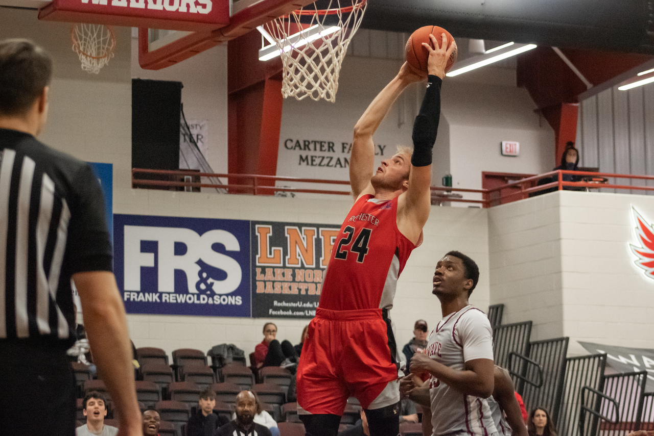 MEN&rsquo;S BASKETBALL FALLS TO #9 INDIANA WESLEYAN