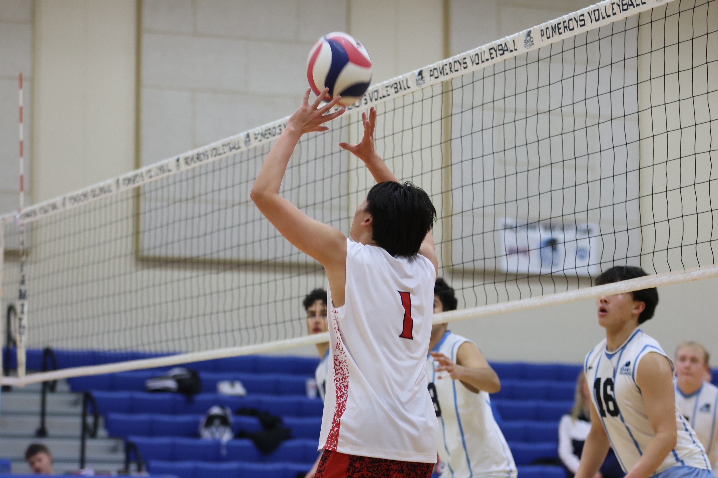 Men's Volleyball closes out Showdown in the Woods