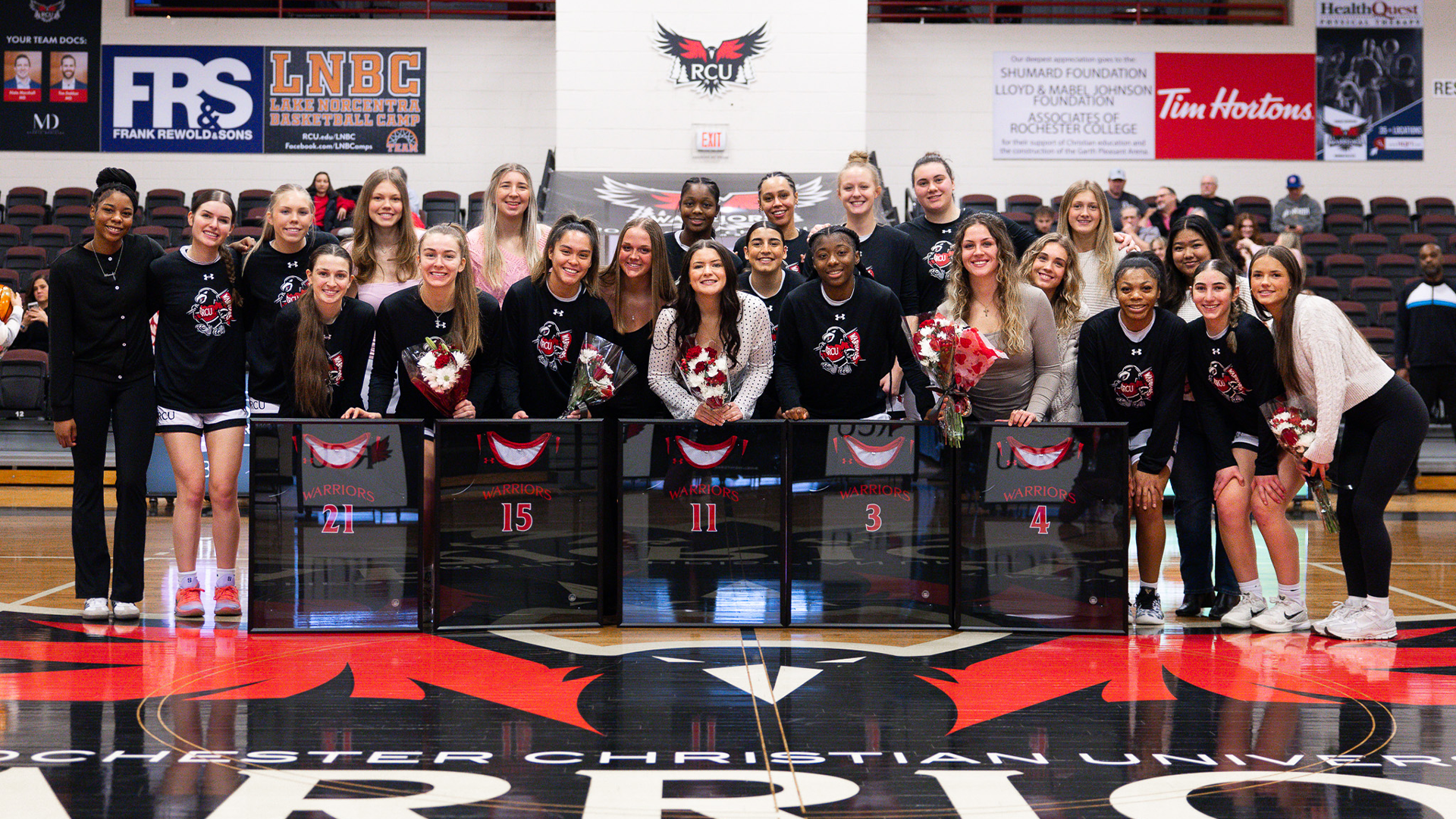 Women's Basketball earns the Senior Day win over the Cougars